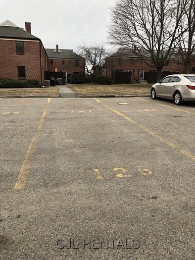 Building Photo - 62 Pierce Rd