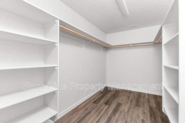 Building Photo - 4443 W Sunny Cove St