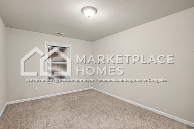 Building Photo - 256 W L Miller Dr