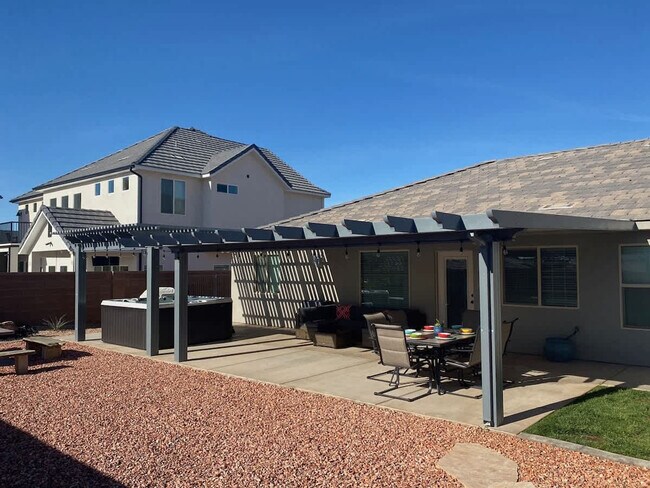 Building Photo - 3273 2530 S