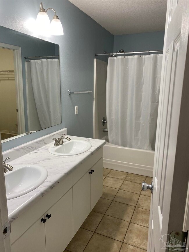 Building Photo - 327 Mizzen Ln