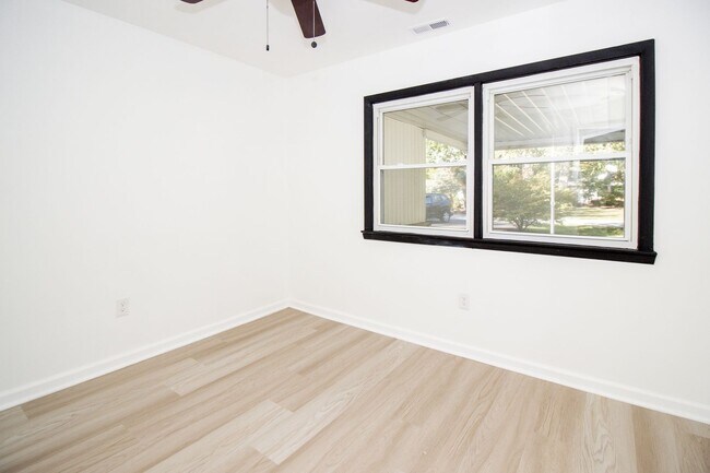 Building Photo - 6491 Clearair Dr