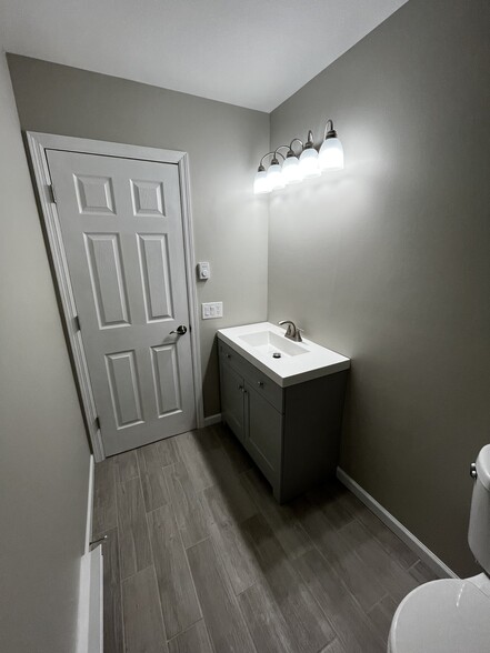 Full Bathroom- Vanity - 56 Suncrest Dr