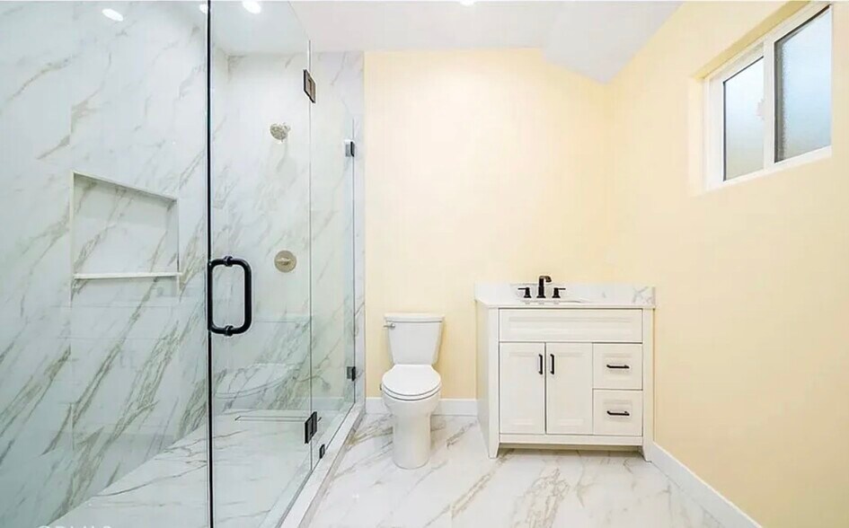 Building Photo - 10824 Foothill Blvd