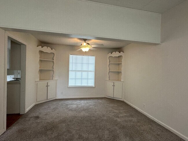 Building Photo - Ready for move in
