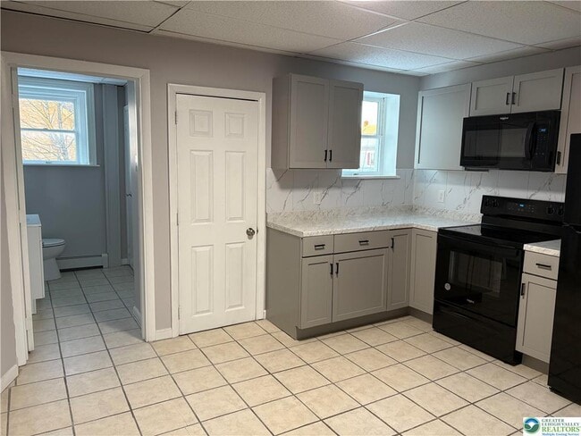 Building Photo - 404 Mahoning St
