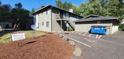 Building Photo - 3322 Willow Ct SE