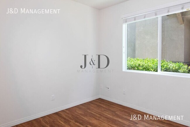 Building Photo - 8955 Valencia St