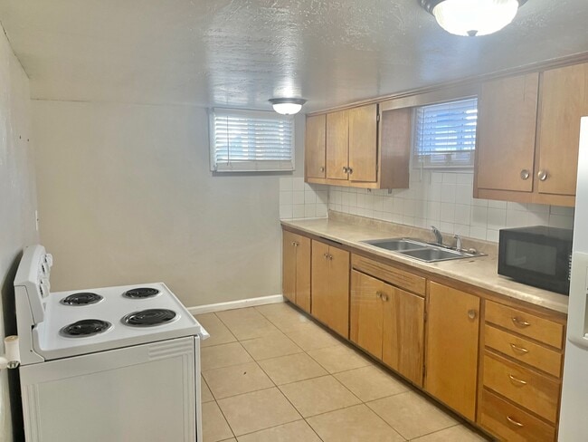 Building Photo - 4 Plex Seller Finance