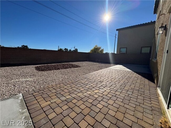 Building Photo - 2690 Topaz Blue St