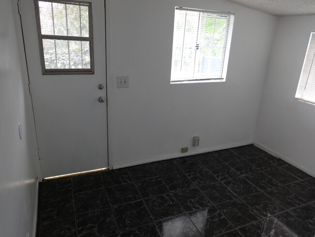 Dining room - 3801 Ramboz Dr