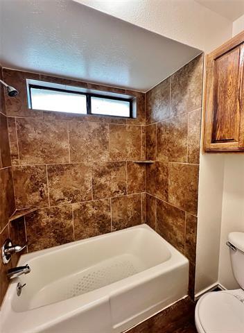 Building Photo - 203 Mesa Moor Dr