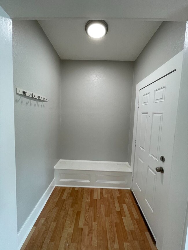 Building Photo - PRELEASE:  5 bdrm/2 bath near Park, WWU and Downtown