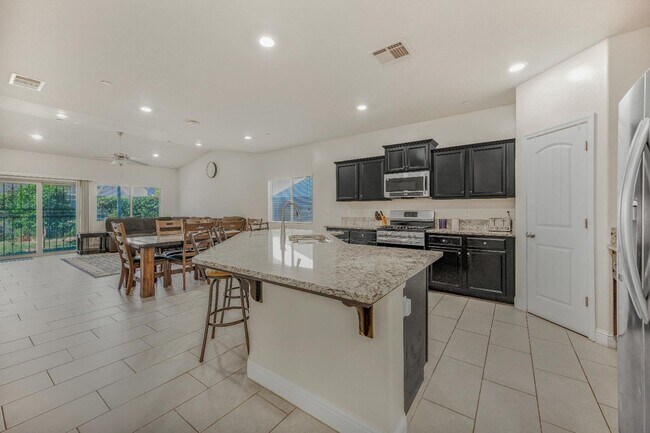 Building Photo - Newly Built Lennar Home in Northwest Fresno