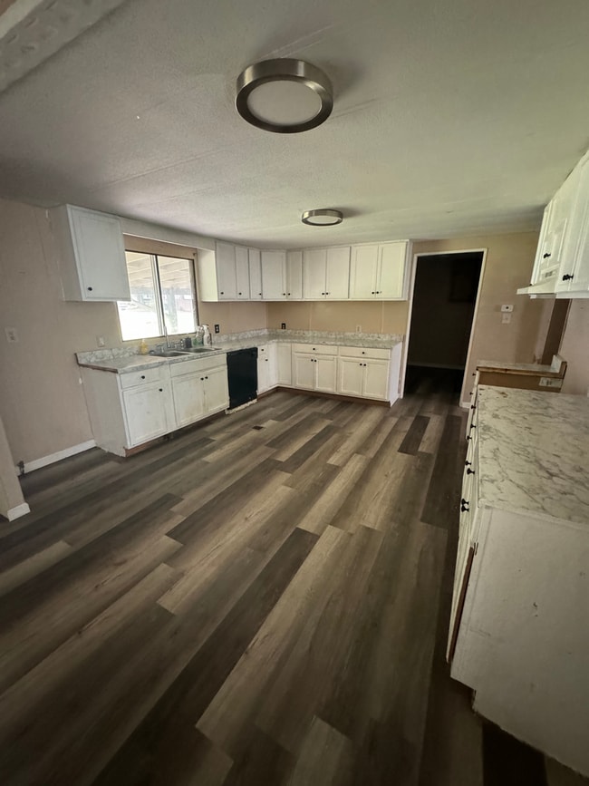 Building Photo - 6841 Klug Pines Rd