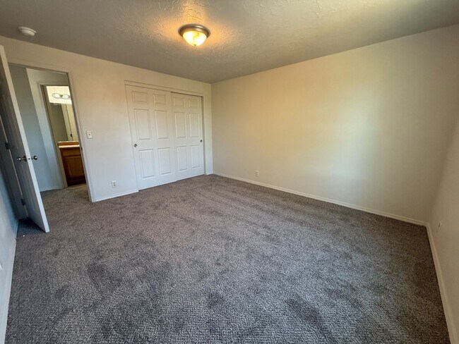 Building Photo - 16697 Shaw Pine Ct