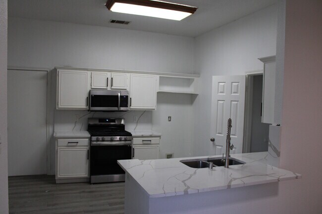 Kitchen - 6005 Acapulco Dr