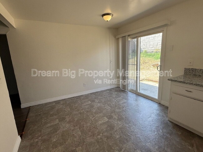 Building Photo - 245 Maryknoll Dr