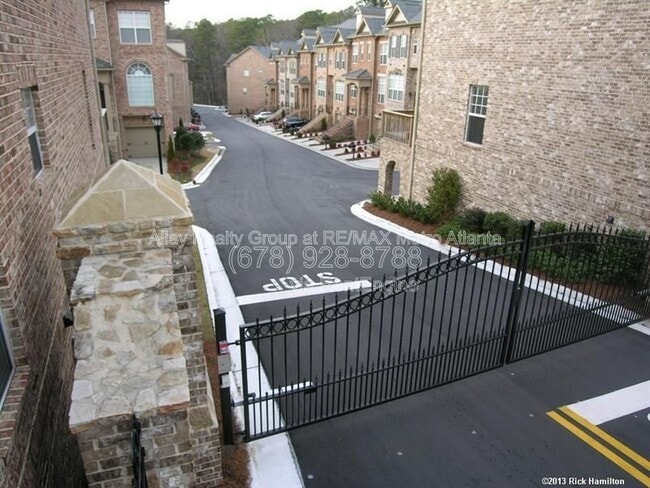 Building Photo - 2675 Rivers Edge Dr NE