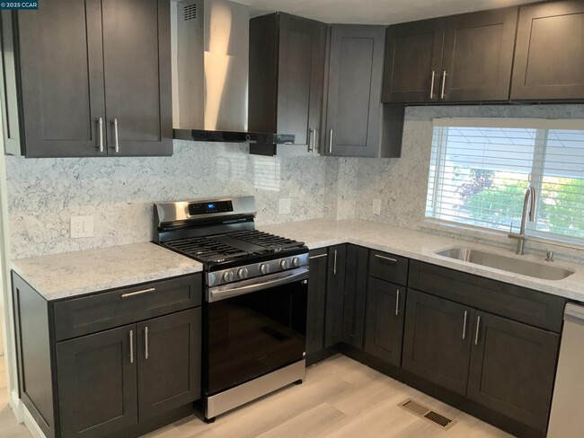 Building Photo - 2680 Appian Way