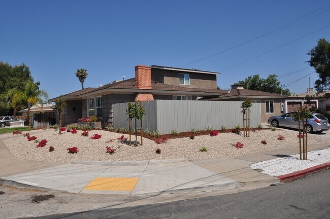 Building Photo - 6272-6274 Mary Lane Dr.