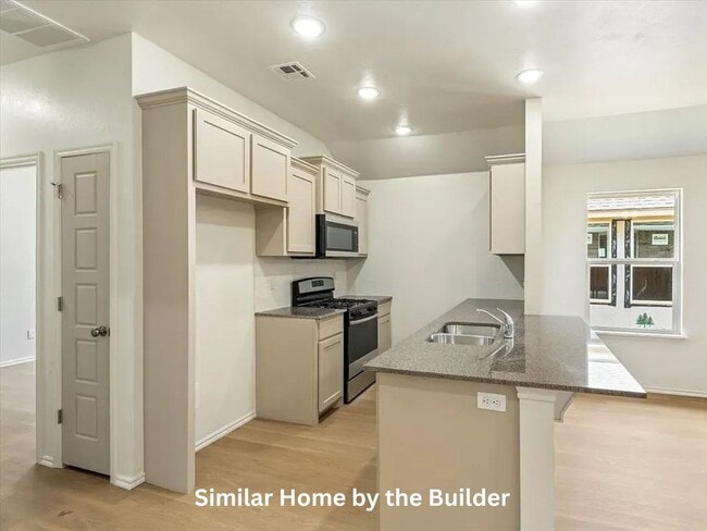 Building Photo - Cozy 2-Bed Duplex in Lawton - Move-In Ready