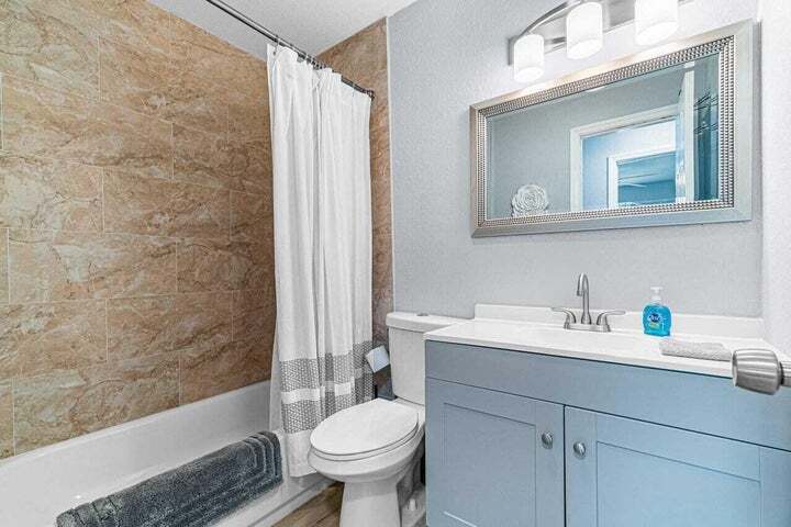 Building Photo - 311 SW 7th Ave