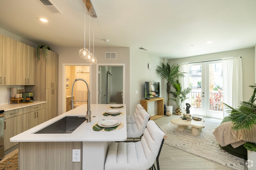 B2- 2BR, 2BA - 917SF - Niche | Luxury Apartments