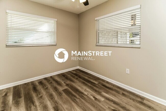 Building Photo - 3 Bedroom Pet-Friendly Home in St. Cloud, FL with Main Street Renewal