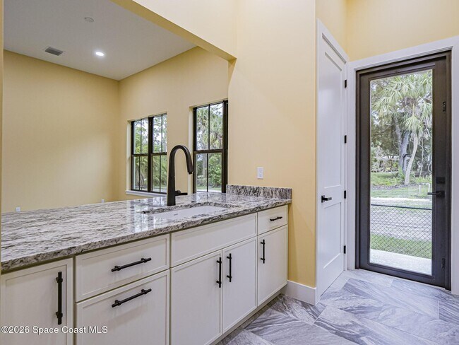 Building Photo - 12906 83rd Ave