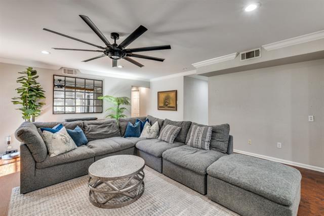 Building Photo - 7544 Madeira Dr