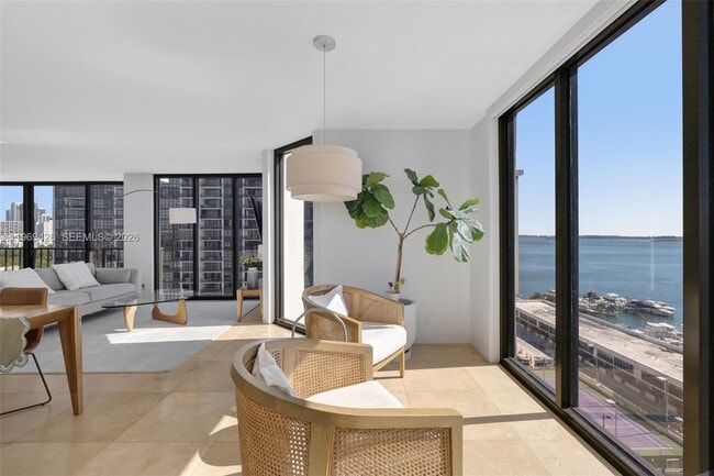 Building Photo - 1915 Brickell Ave