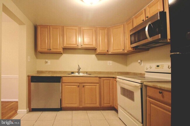 Building Photo - 316 Cherry Ct