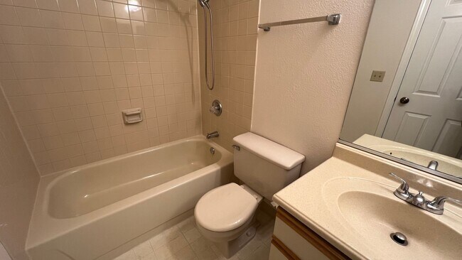 Building Photo - Lake Hood views!  (2) Bed / (2) Bath Condo...