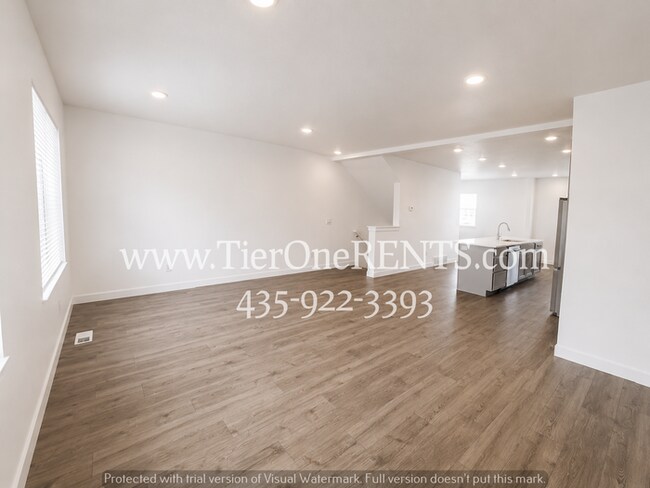 Building Photo - This property offers a NO DEPOSIT option available for qualified renters!