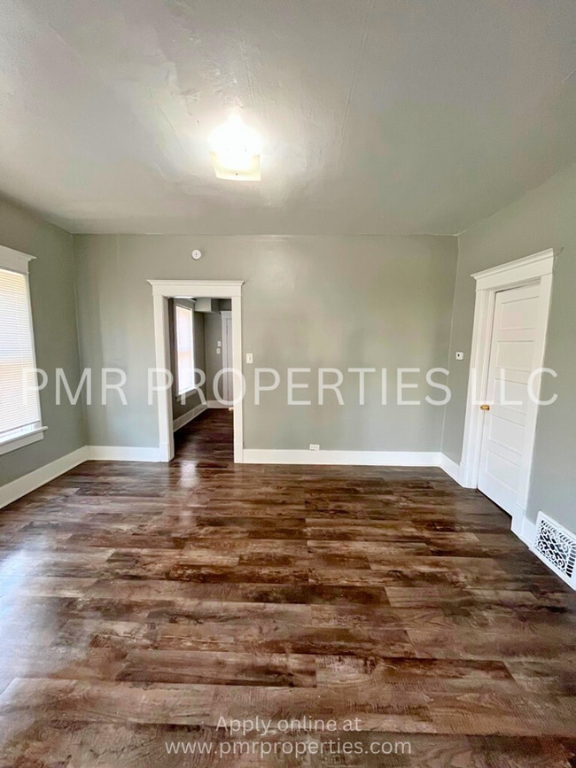 Building Photo - 2 Bedrooms/1 Bathroom House