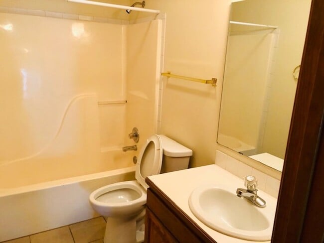 Building Photo - Updated 3 bed 2 bath with 2 car garage and a pool!