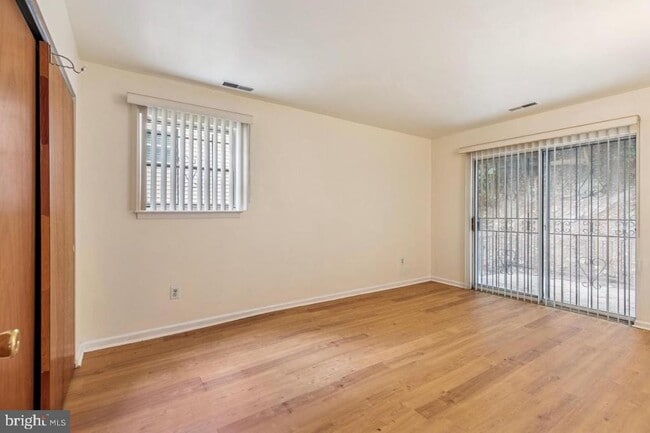 Building Photo - 223 Parker Ave