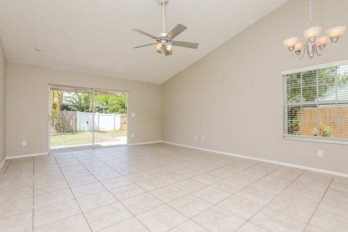 Building Photo - 1685 Torrington Cir
