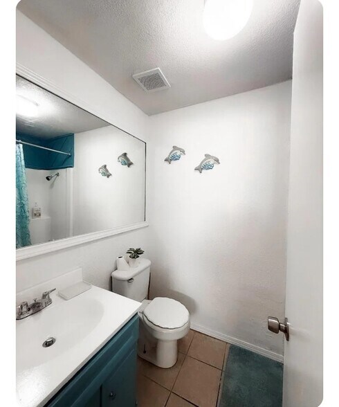 Building Photo - 109 E Venus Ln