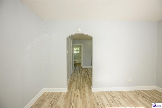 Building Photo - 105 Beech St