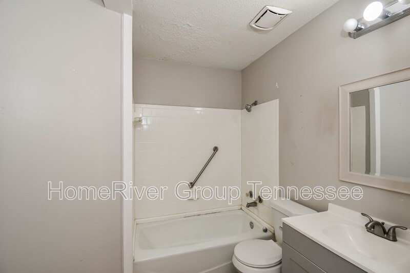 Building Photo - 5309 Longwood Cove