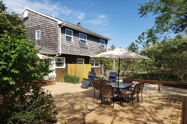 Building Photo - 79 Surf Dr