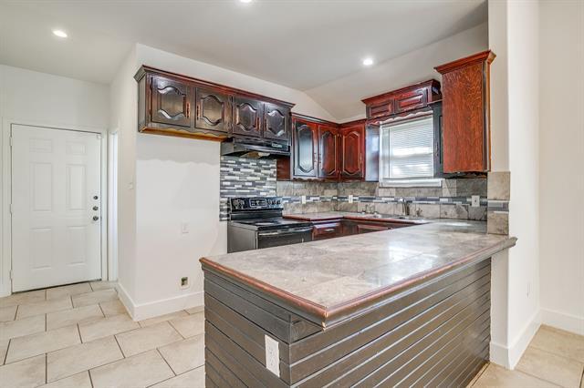 Building Photo - 2316 Roosevelt Ave