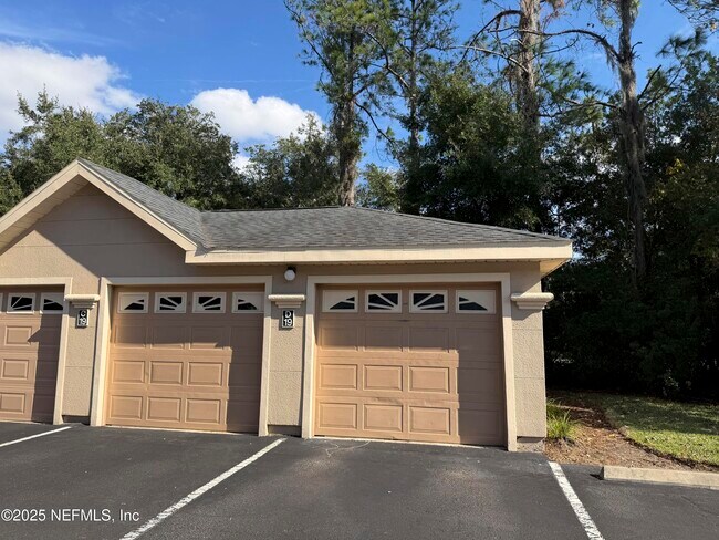 Building Photo - 13810 Sutton Park Dr N