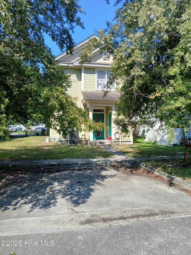 Building Photo - 933 S 8th St