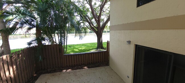 Building Photo - 2936 SW 22nd Cir