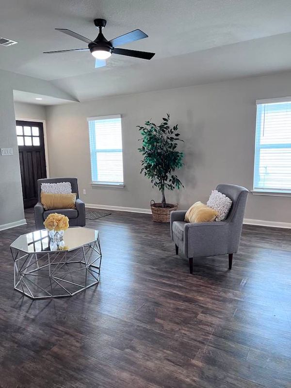 Building Photo - 448 Mallow Dr