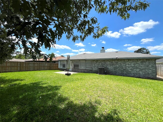 Building Photo - 16893 Blue Jay St