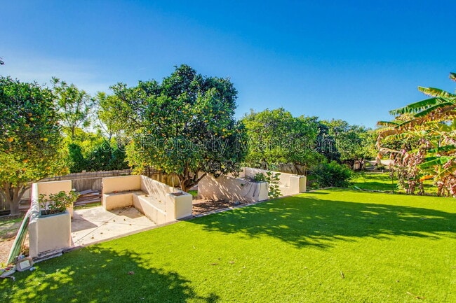 Building Photo - 25147 Jack Rabbit Acres